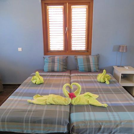 Apartemento Gosa Bunita Willemstad Buitenkant foto